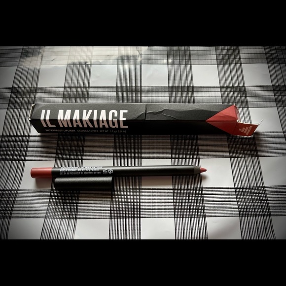 IL MAKIAGE Other - BRAND NEW IL Makiage Waterproof Lip Liner in Antique